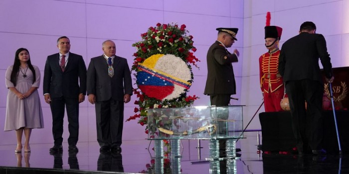 Gobierno Nacional rinde homenaje a la Resistencia Indígena en el Panteón Nacional: 532 años de lucha y descolonización