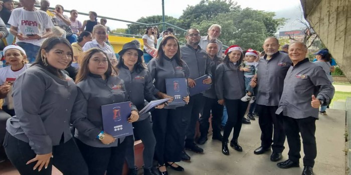 Grupo Cultural Las Voces de la SUNAI se unió a la celebración navideña de las AVV de Caracas