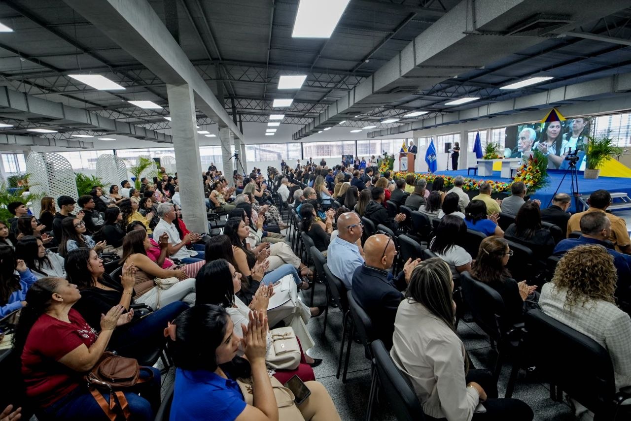 Superintendenta Narky Martínez participó en el acto central del 89 aniversario de la ENAHP